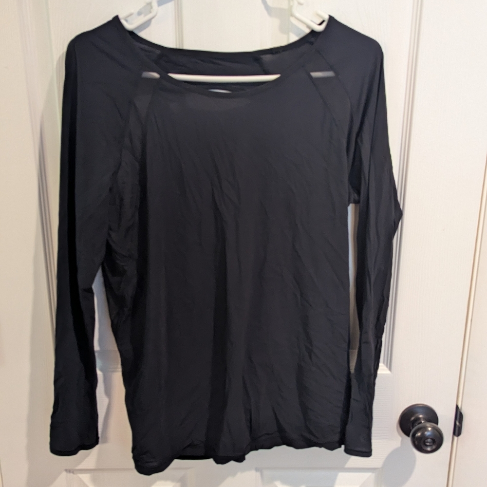 🎄 CLOSET CLEAR OUT SALE 🎄Lululemon Open Back Long Sleeve Shirt
